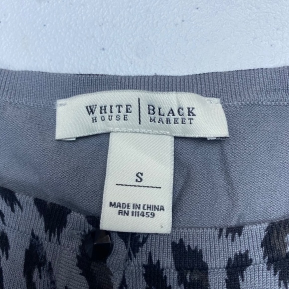 White House‎ Black Market Cardigan Crop Button Animal Print Silk Gray/Blue W S - Picture 3 of 8